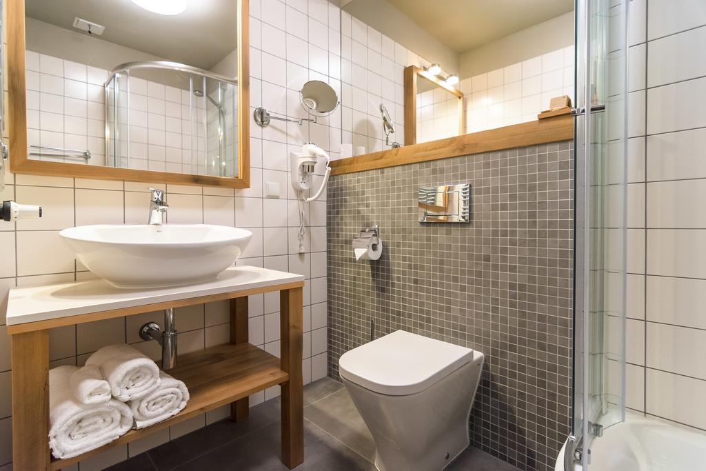 Hotel Naturum Милич Экстерьер фото
